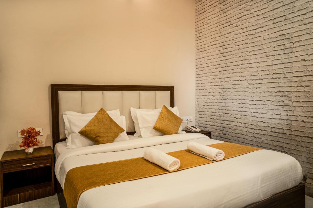 Tripli Udaipur Hotel Exterior foto