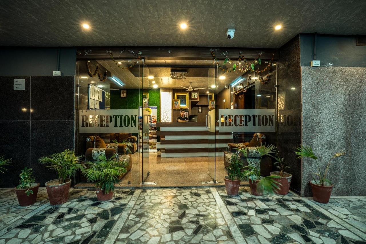 Tripli Udaipur Hotel Exterior foto