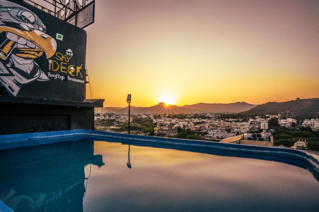Tripli Udaipur Hotel Exterior foto