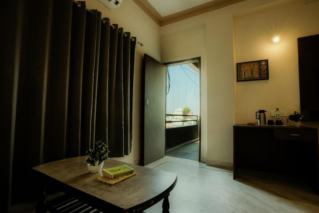 Tripli Udaipur Hotel Exterior foto