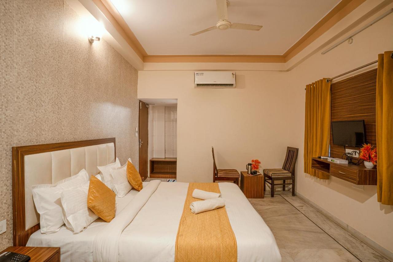 Tripli Udaipur Hotel Exterior foto