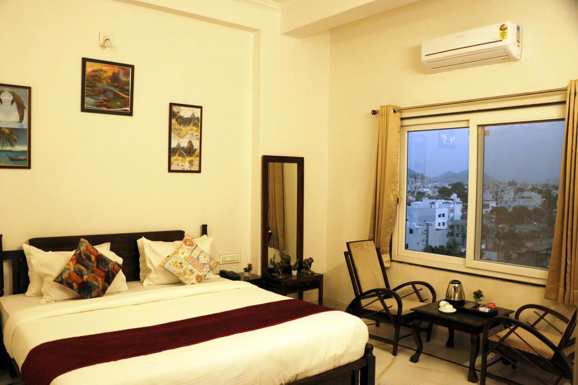 Tripli Udaipur Hotel Exterior foto